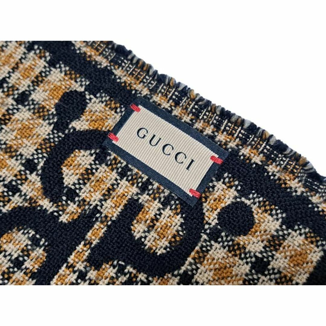 Gucci(グッチ)の新品同様 グッチ マフラー GGウール スカーフ チェック ブラック 黒 レディースのファッション小物(マフラー/ショール)の商品写真