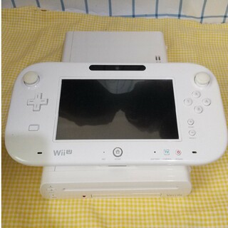 WiiU本体 と ゲームパッド(家庭用ゲーム機本体)