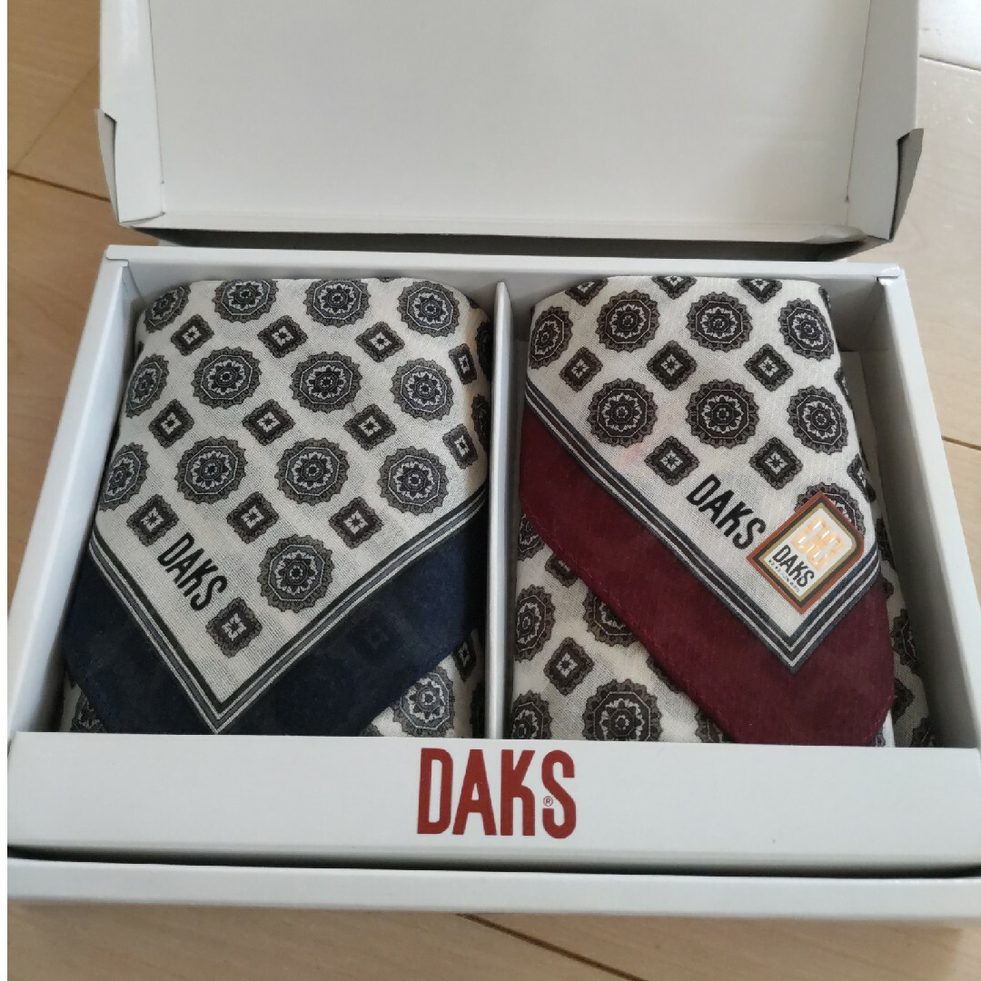 DAKS(ダックス)の【新品未使用】DAKS ハンカチ2枚セット メンズのメンズ その他(その他)の商品写真