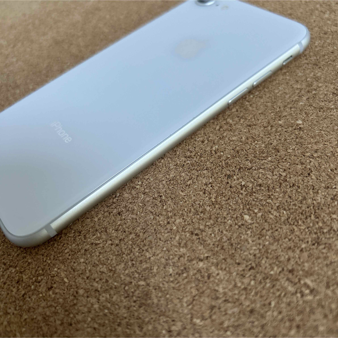 iPhone(アイフォーン)の64 電池良好 比較的美品 iPhone8 64GB SIMフリー スマホ/家電/カメラのスマートフォン/携帯電話(スマートフォン本体)の商品写真