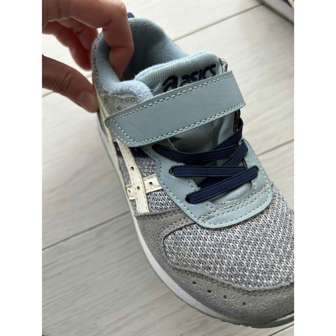 asics(アシックス)のasics キッズ　スニーカー キッズ/ベビー/マタニティのキッズ靴/シューズ(15cm~)(スニーカー)の商品写真