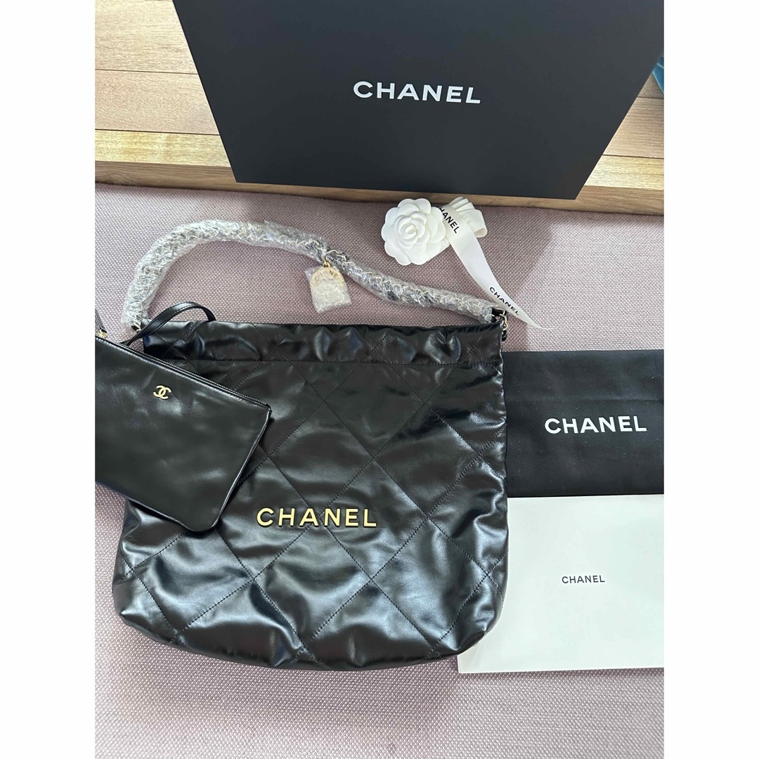 CHANEL(シャネル)の未使用 CHANEL22 スモール シャイニーカーフスキン シャネル22 レディースのバッグ(ショルダーバッグ)の商品写真