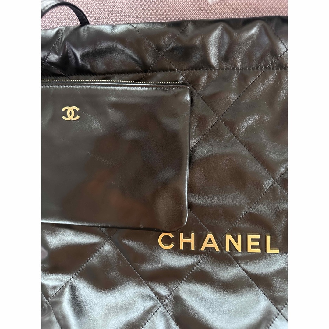 CHANEL(シャネル)の未使用 CHANEL22 スモール シャイニーカーフスキン シャネル22 レディースのバッグ(ショルダーバッグ)の商品写真