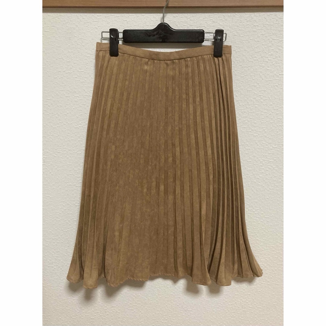 【a.v.v standard】プリーツスカート　キャメル　Mサイズ レディースのスカート(ひざ丈スカート)の商品写真