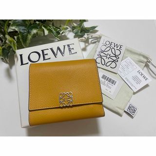 ロエベ(LOEWE)のロエベ　アナグラムコンパクトフラップウォレット　ペブルグレインカーフ　黄色(財布)