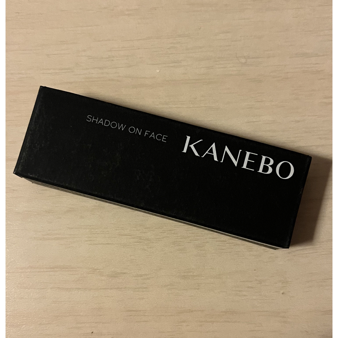 Kanebo(カネボウ)のカネボウ シャドーオンフェース 01 新品未使用 コスメ/美容のベースメイク/化粧品(アイシャドウ)の商品写真