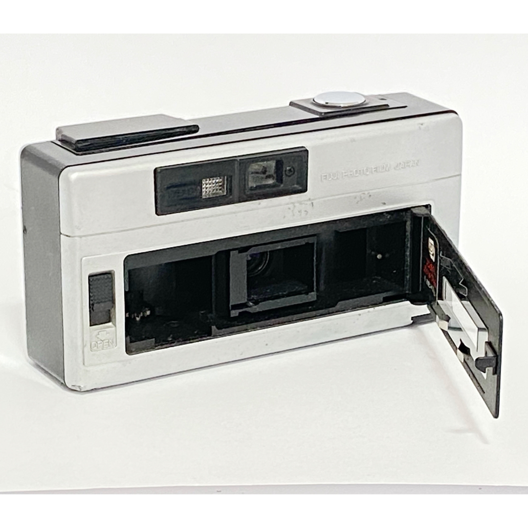 富士フイルム(フジフイルム)の FUJICA FLASH AW AUTO WINDER フジカ　フィルムカメラ スマホ/家電/カメラのカメラ(フィルムカメラ)の商品写真