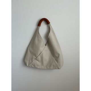 ビショップ(Bshop)のkamaro'an trianglebag(ハンドバッグ)