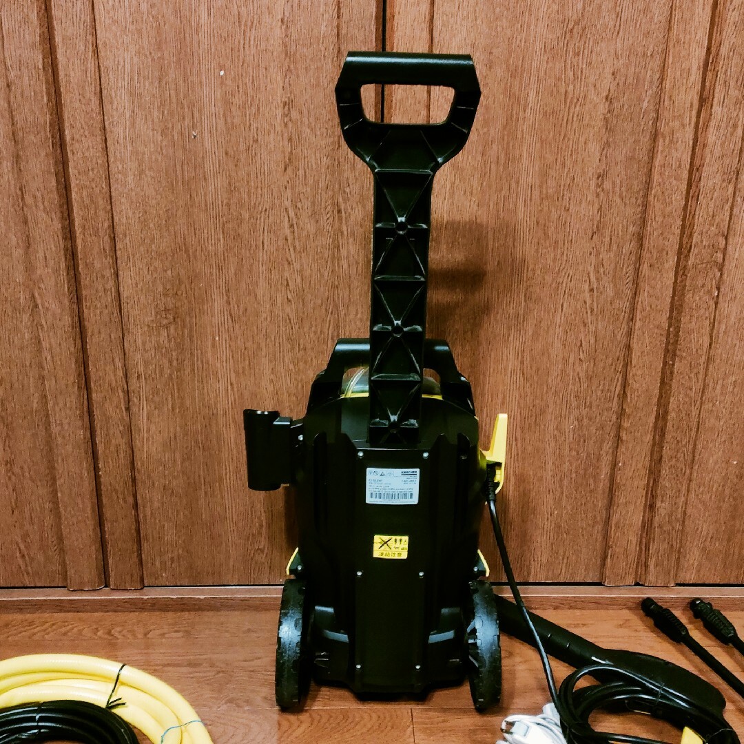 KARCHER 高圧洗浄機 K3 Silent 50Hzモデル 屋内３回使用 スマホ/家電/カメラの生活家電(掃除機)の商品写真