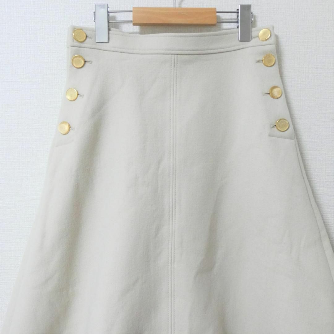MACPHEE(マカフィー)の美品 マカフィー サイドボタン ミモレ丈 ロング丈 フレアスカート 36 レディースのスカート(ひざ丈スカート)の商品写真