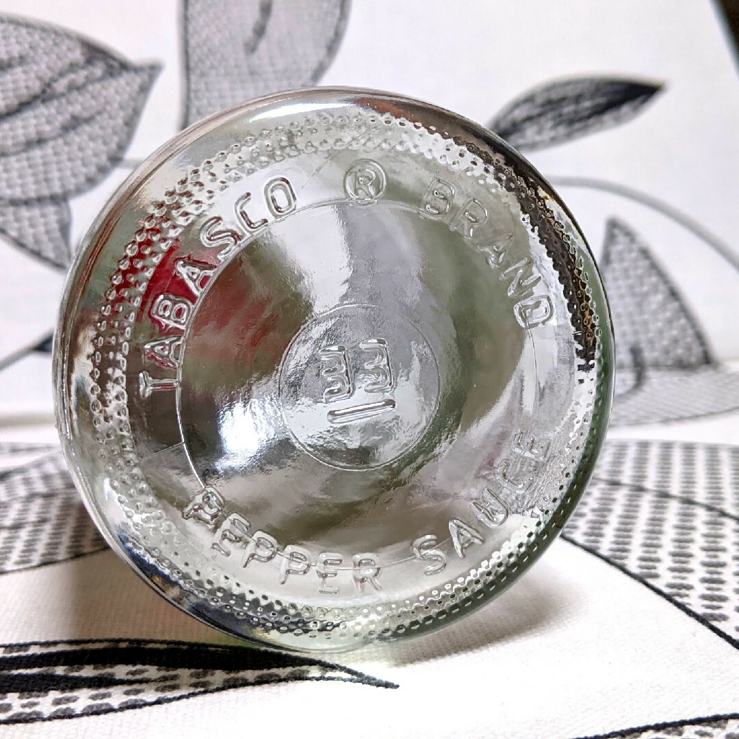 空き瓶　タバスコ大瓶 ハンドメイドの素材/材料(各種パーツ)の商品写真