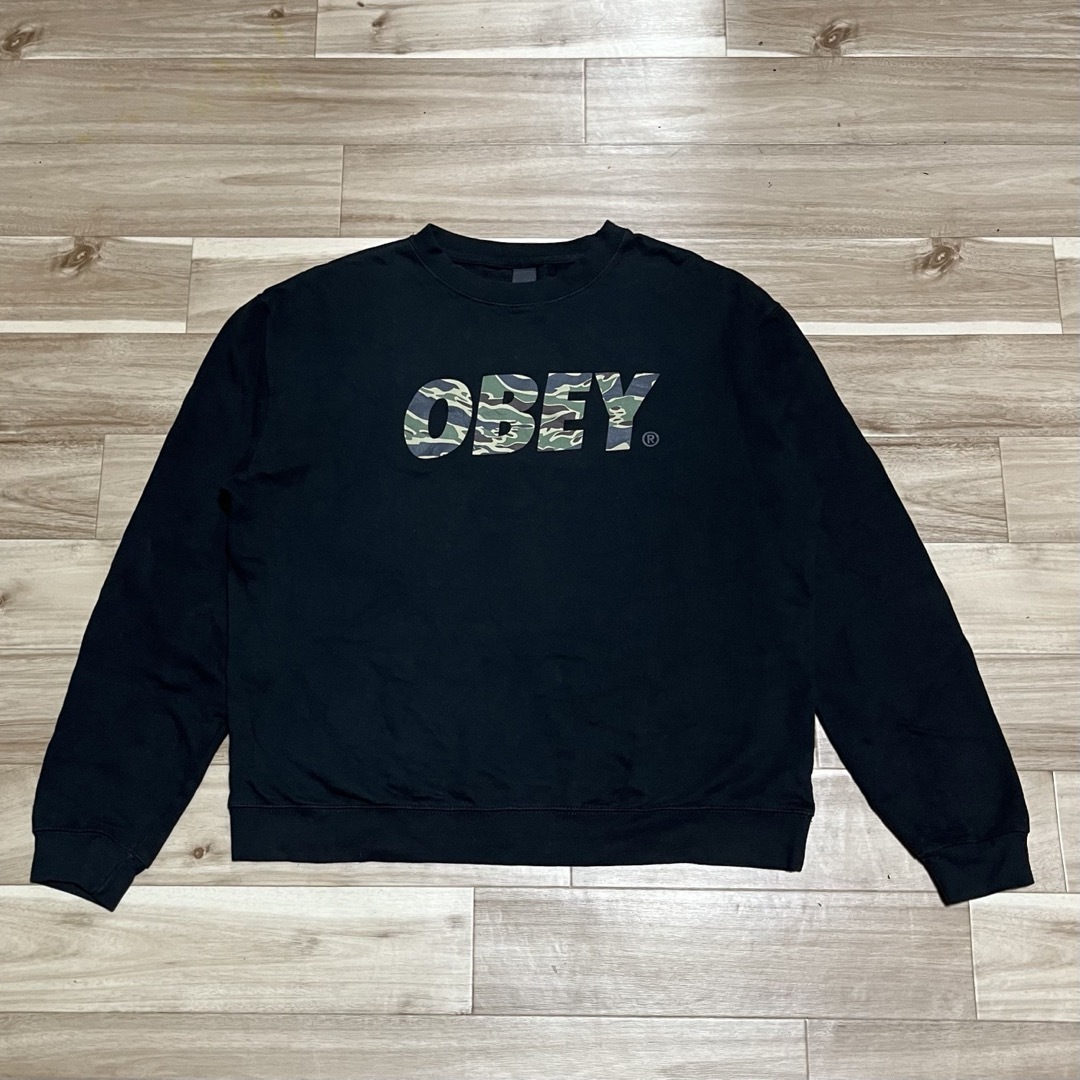 OBEY(オベイ)のOBEY オベイ メンズ スウェット トレーナー ロゴプリント 黒 迷彩柄 L メンズのトップス(スウェット)の商品写真