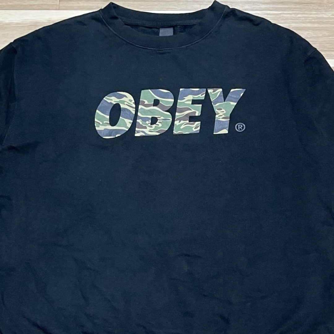 OBEY(オベイ)のOBEY オベイ メンズ スウェット トレーナー ロゴプリント 黒 迷彩柄 L メンズのトップス(スウェット)の商品写真