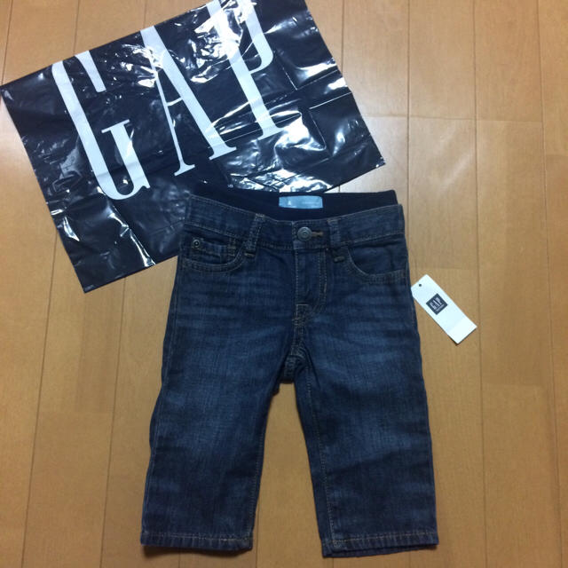 babyGAP(ベビーギャップ)の【新品 タグ付き】 70 ジーンズ babyGAP キッズ/ベビー/マタニティのベビー服(~85cm)(パンツ)の商品写真