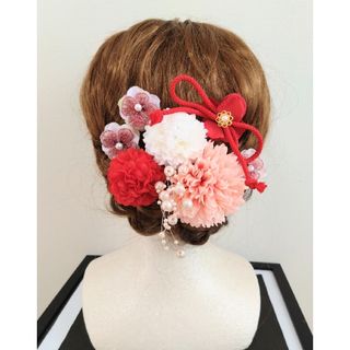 和装髪飾り　(赤刺繍花)　結婚式　成人式　七五三　卒業式(ヘアアクセサリー)