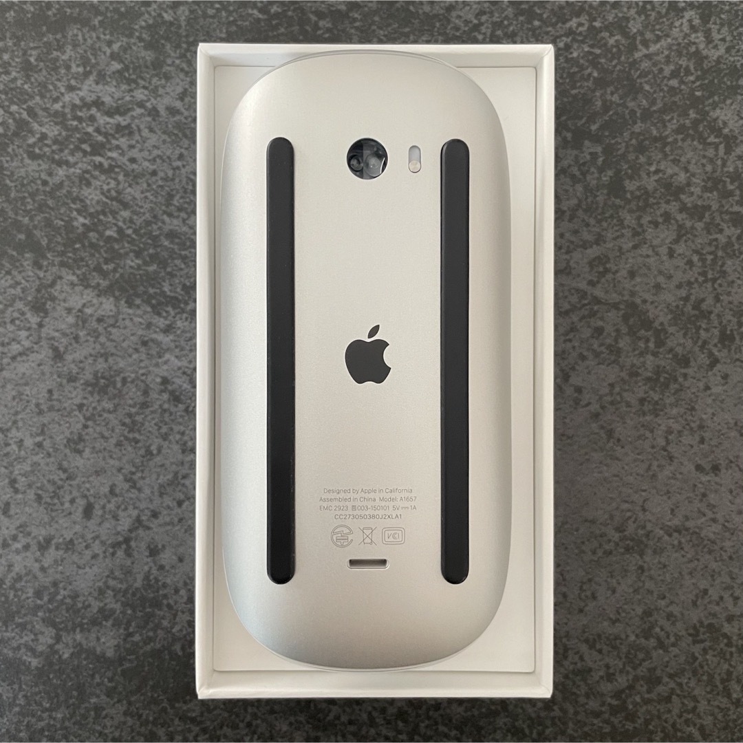 Apple(アップル)の【新品】Magic Mouse 2 ホワイト スマホ/家電/カメラのPC/タブレット(PC周辺機器)の商品写真