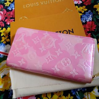 ルイヴィトン(LOUIS VUITTON)の売り切り大幅値下げ！美品！大人気！ルイヴィトン2021年バレンタイン限定長財布(財布)