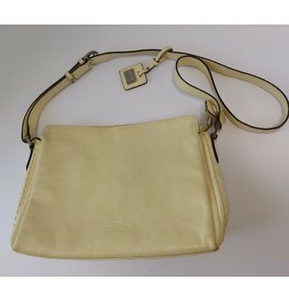 ペレボルサ(PELLE BORSA)のショルダーバッグ　アイボリー　ペレボルサ 　PELLE　BORSA(ショルダーバッグ)