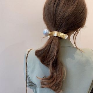 売れてます！ヘアクリップ　ヘアアクセサリー　まとめ髪　韓国　パール(バレッタ/ヘアクリップ)