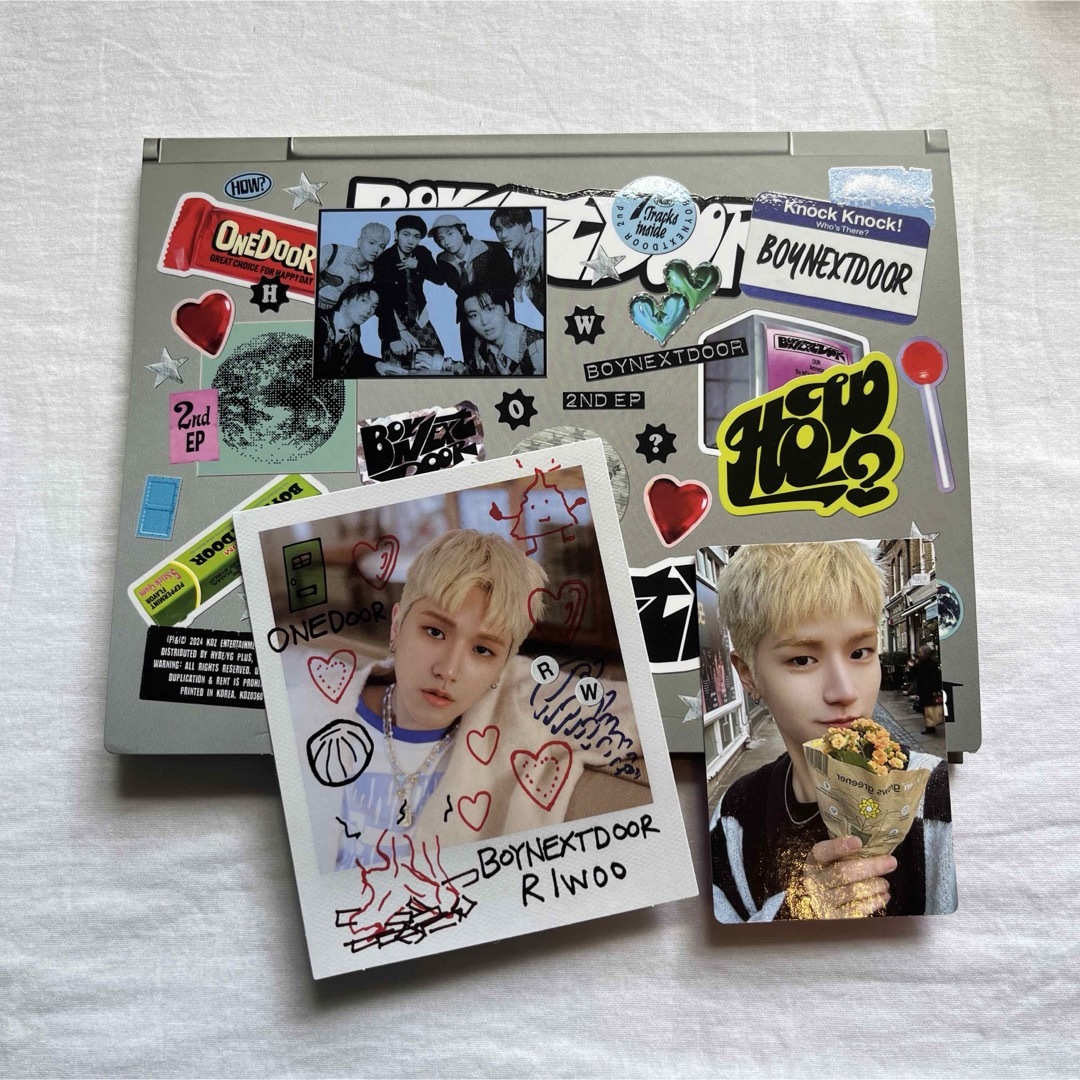 BOYNEXTDOOR(ボーイネクストドア)の匿名配送 BOYNEXTDOOR リウ HOW sticker ver. 抜け無 エンタメ/ホビーのCD(K-POP/アジア)の商品写真