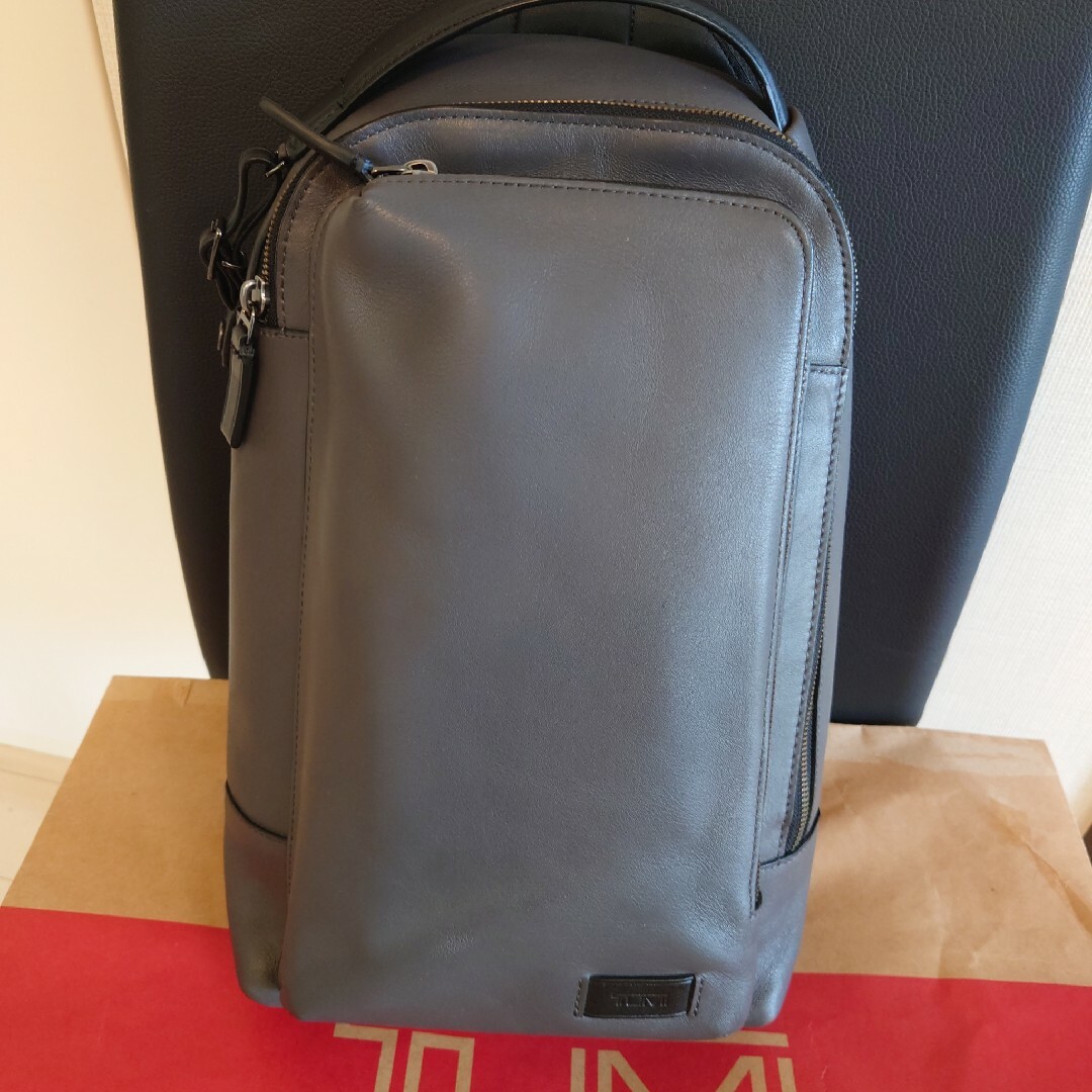 【美品】TUMI63010 エマスン スリンガーバッグ ボディバッグ