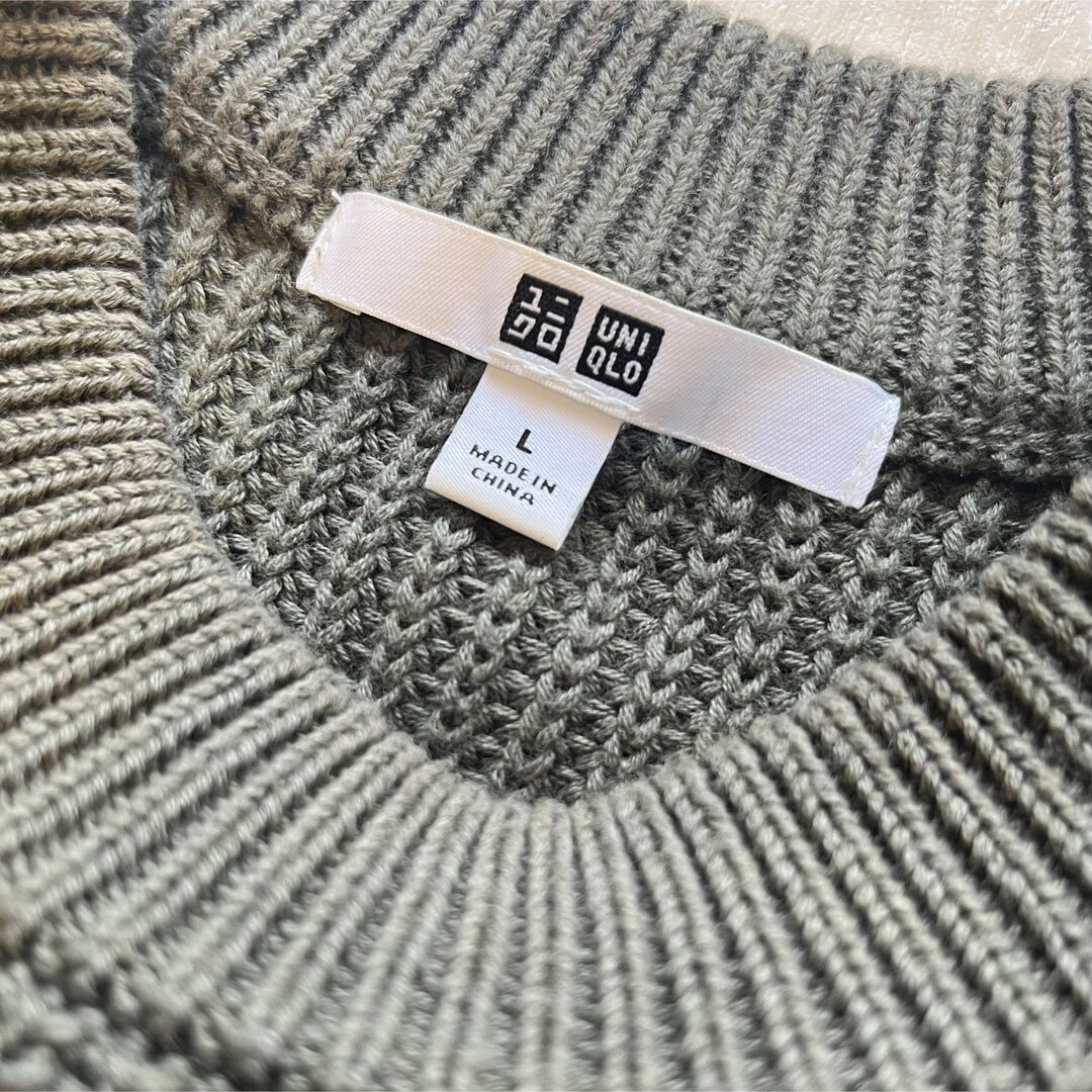 UNIQLO(ユニクロ)のユニクロ　ウォッシャブルオーバーサイズニットベスト カーキ Lサイズ メンズのトップス(ベスト)の商品写真