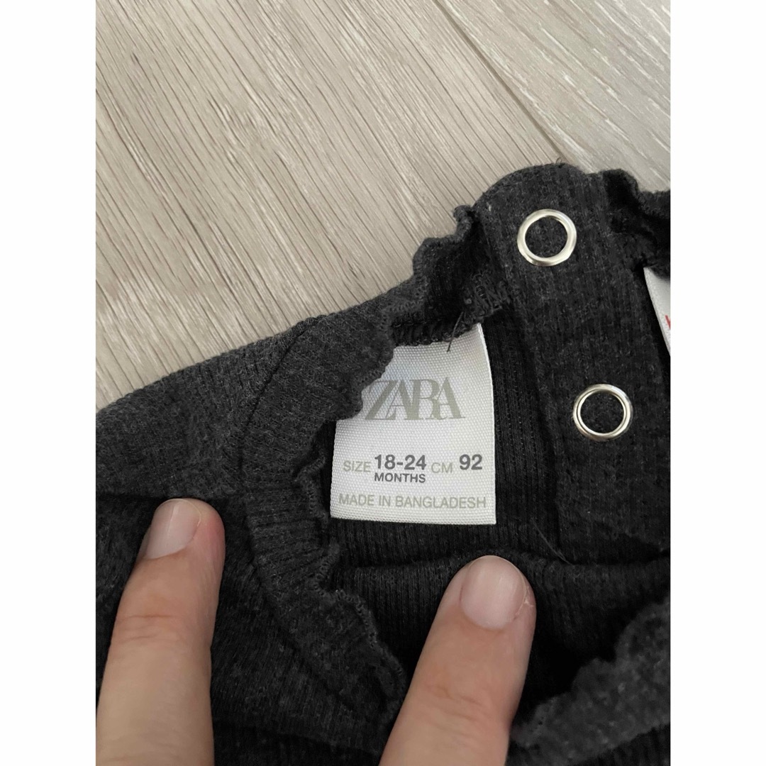 ZARA(ザラ)の【新品に近い美品】ZARA ニット キッズ/ベビー/マタニティのキッズ服女の子用(90cm~)(ニット)の商品写真