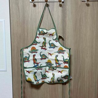 キャスキッドソン(Cath Kidston)の子供　エプロン　恐竜　新品(お食事エプロン)