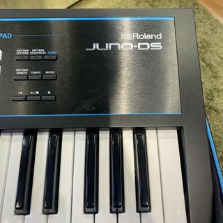 ローランド(Roland)のRoland（ローランド）/JUNO-DS61(※使用には別途アダプターが必要です。) 【中古】【USED】【三宮オーパ店】(キーボード/シンセサイザー)