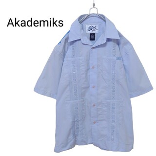 アカデミクス(AKADEMIKS)の【Akademiks】ロゴ刺繍 キューバシャツ A-1850(シャツ)