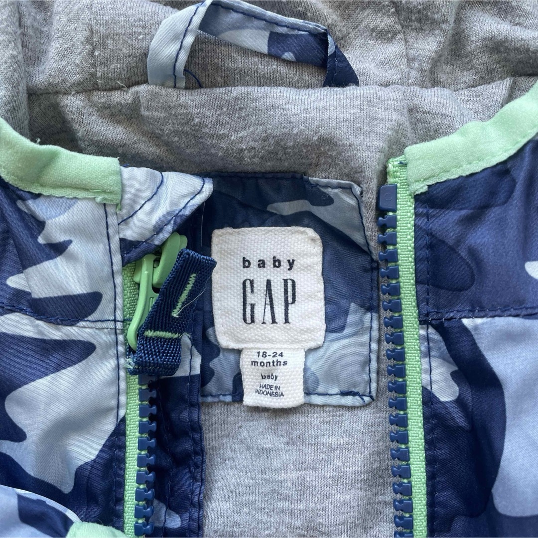 GAP(ギャップ)のGAP ウインドブレーカージャケット　18-24month キッズ/ベビー/マタニティのキッズ服男の子用(90cm~)(ジャケット/上着)の商品写真