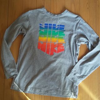 ナイキ(NIKE)のNIKE キッズ160 ロンT カットソー  訳あり☆(Tシャツ/カットソー)