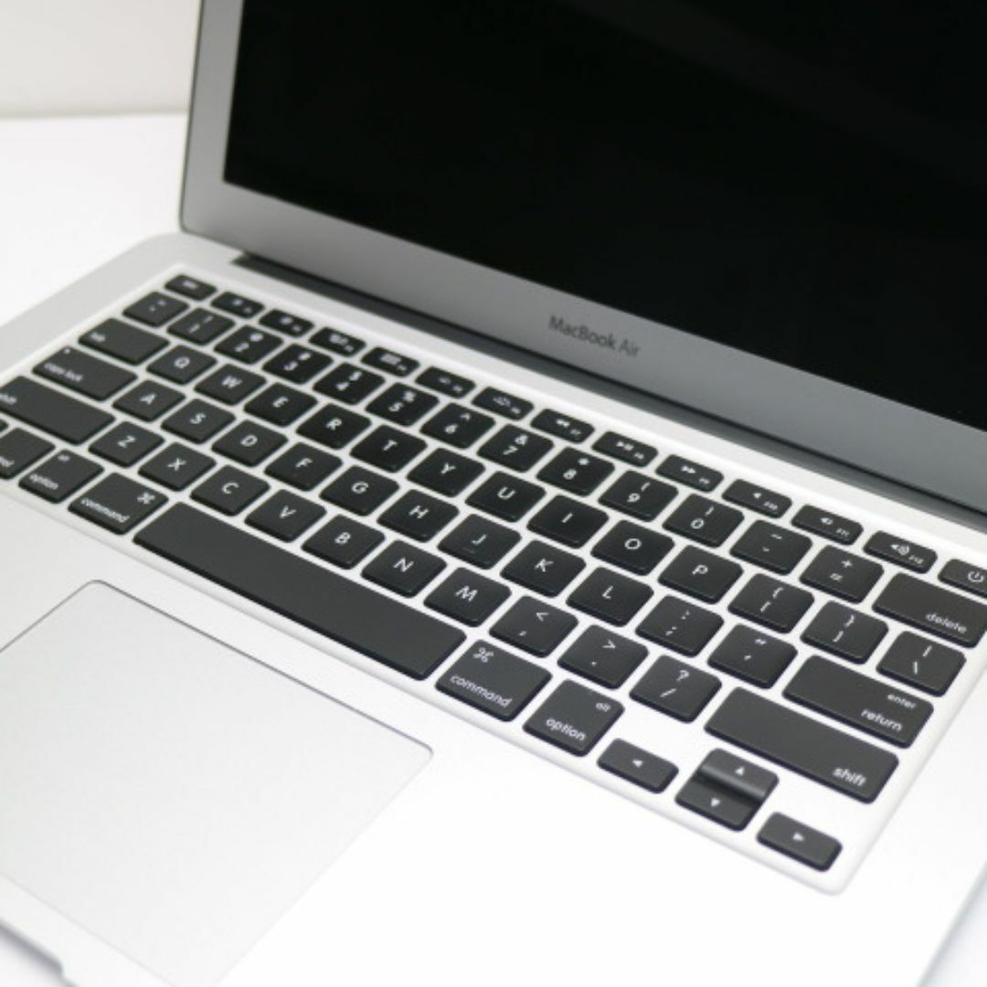 Apple(アップル)の超美品MacBookAir2015 13インチi7 8GB256GB M444 スマホ/家電/カメラのPC/タブレット(ノートPC)の商品写真