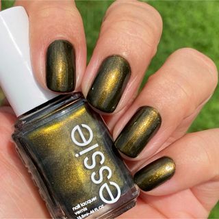 エッシー(Essie)の【新品・匿名配送】essie 1704 High Voltage Vinyl(マニキュア)