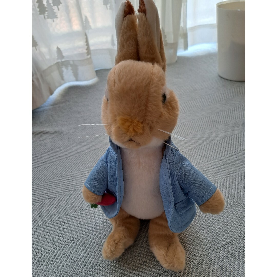 PETER RABBIT（TM）(ピーターラビット)のピーターラビット　ぬいぐるみ エンタメ/ホビーのおもちゃ/ぬいぐるみ(ぬいぐるみ)の商品写真