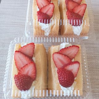 米粉シフォンケーキサンドなーち様専用(菓子/デザート)