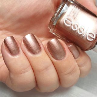 エッシー(Essie)の一点限り 廃盤 essie nail Rose Gold color(マニキュア)