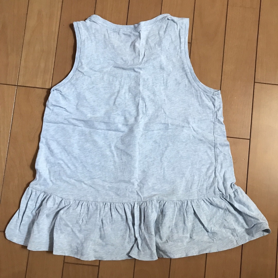 UNIQLO(ユニクロ)のユニクロ　ノースリーブ　タンクトップ　150cm  水色 キッズ/ベビー/マタニティのキッズ服女の子用(90cm~)(Tシャツ/カットソー)の商品写真