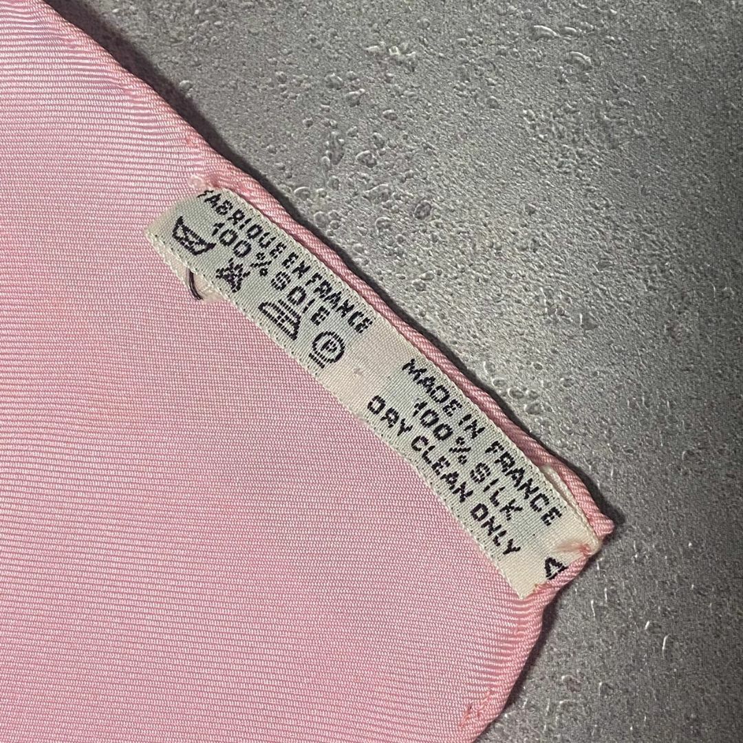 Hermes(エルメス)のHermès エルメス  スカーフ　カレ90　香水瓶　ピンク レディースのファッション小物(バンダナ/スカーフ)の商品写真