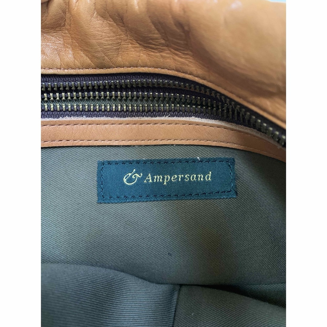 ampersand(アンパサンド)のampersandレザーショルダーバッグキャメル レディースのバッグ(ショルダーバッグ)の商品写真
