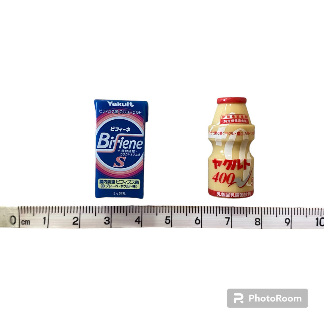 Yakult(ヤクルト)の【レア品】【非売品】ヤクルト400 ビフィーネS　ノベルティ　マグネット　冷蔵庫 エンタメ/ホビーのコレクション(ノベルティグッズ)の商品写真