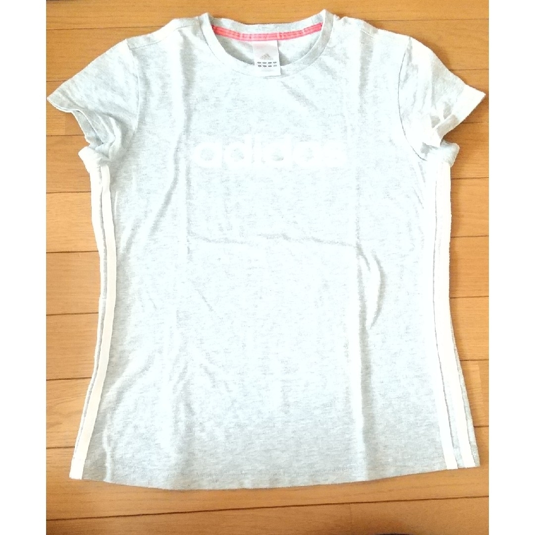 adidas(アディダス)のadidas アディダス Tシャツ レディースのトップス(Tシャツ(半袖/袖なし))の商品写真