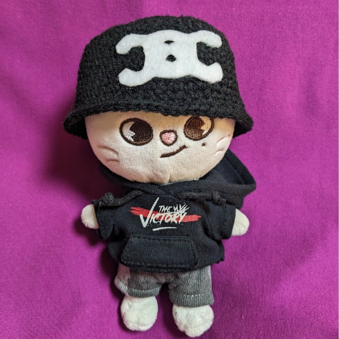 Stray Kids - ♥️15cm ぬいぐるみ ニット帽 /白黒♥️ SKZOO Stray Kids - ♥️15cm ぬいぐるみ ニット帽 /白黒♥️ SKZOO