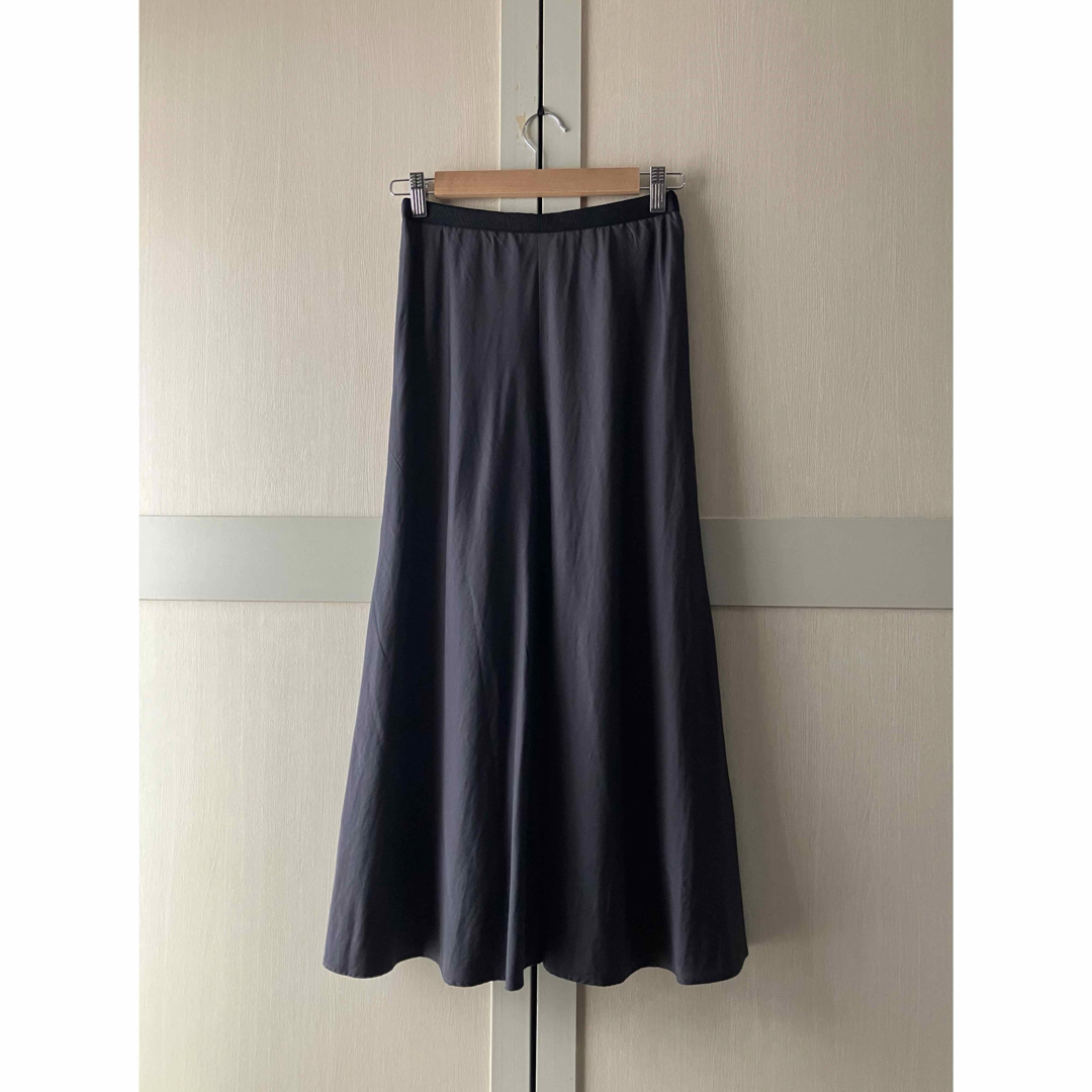 IENA(イエナ)のイエナ サテンバイヤススカート レディースのスカート(ロングスカート)の商品写真