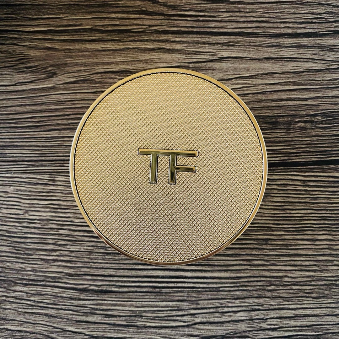 TOM FORD(トムフォード)の新品　TOMFORD トムフォード　クッションファンデーション　1.4 ボーン コスメ/美容のベースメイク/化粧品(ファンデーション)の商品写真
