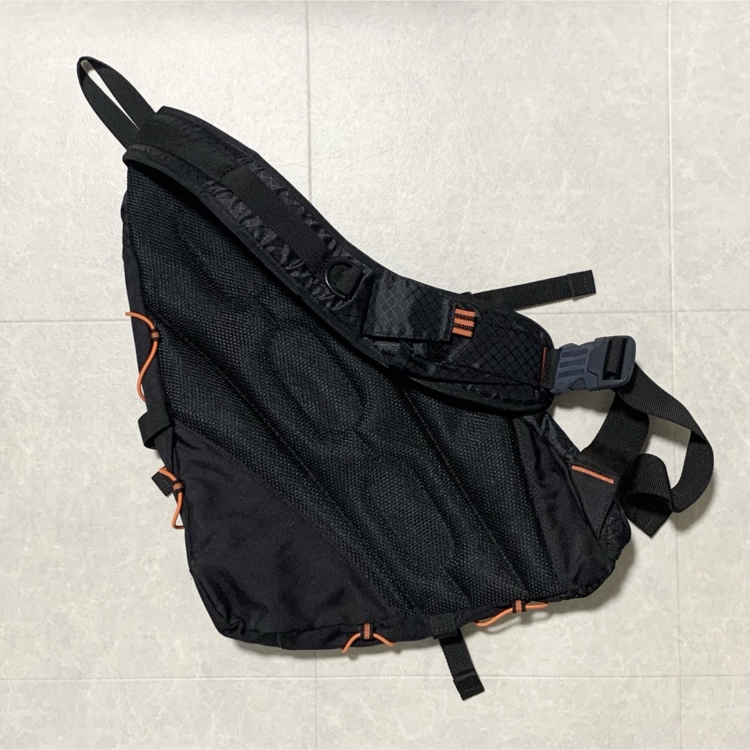 adidas(アディダス)のY2K adidas archive nylon sling bag 00s メンズのバッグ(ボディーバッグ)の商品写真