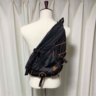 アディダス(adidas)のY2K adidas archive nylon sling bag 00s(ボディーバッグ)