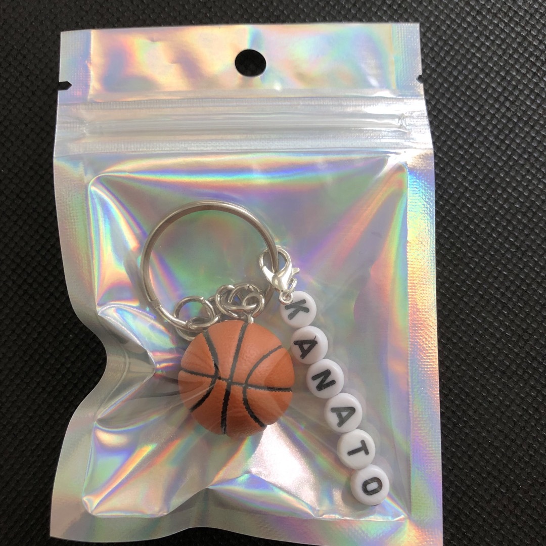 バスケットボール キーホルダー イニシャル付き バスケ部 ミニバス プレゼント ハンドメイドのアクセサリー(キーホルダー/ストラップ)の商品写真