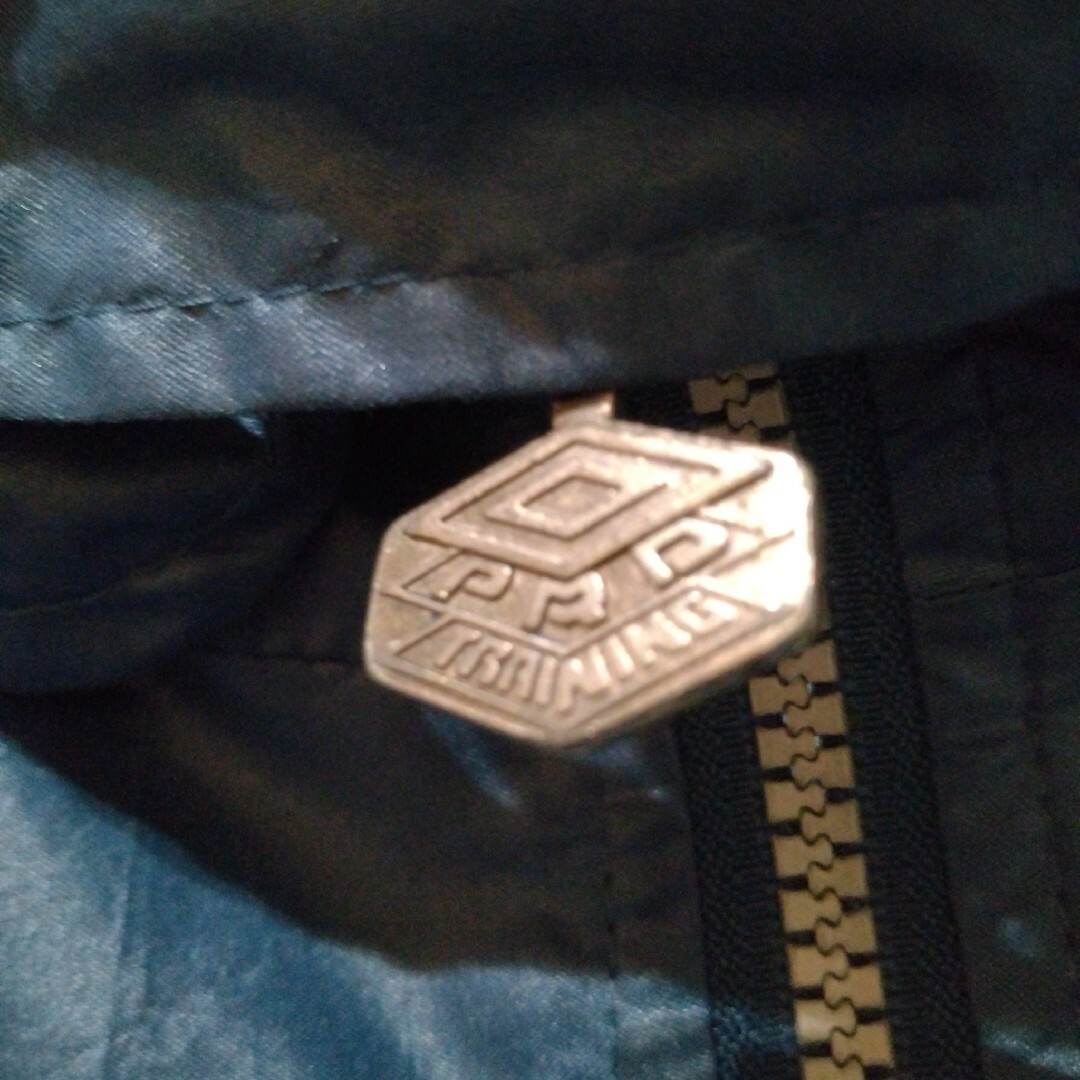 Kappa(カッパ)の【希少　旧ロゴ】UMBRO　アンブロ　90s 　ヴィンテージ　ナイロンジャケット メンズのジャケット/アウター(ナイロンジャケット)の商品写真
