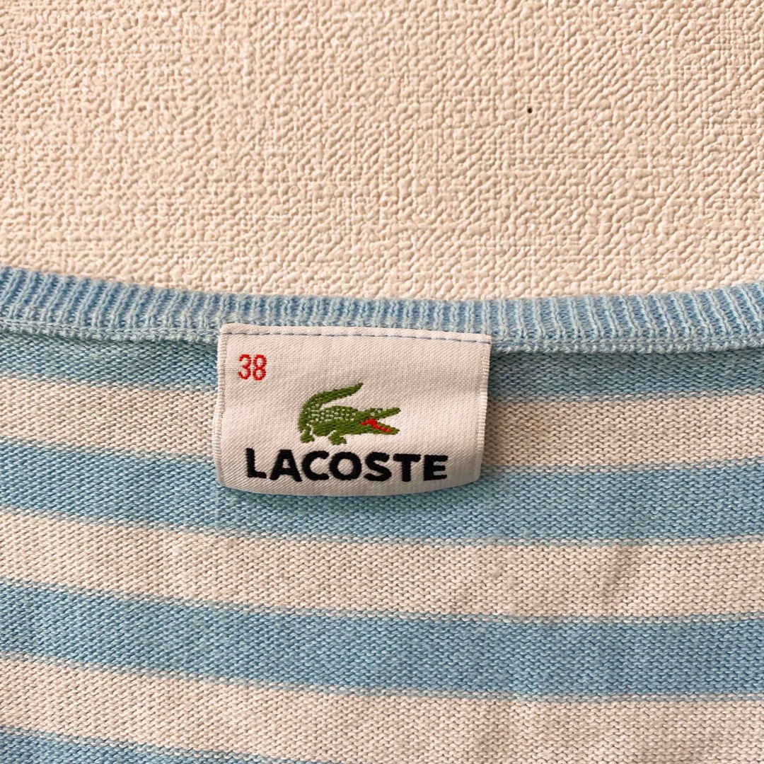 LACOSTE(ラコステ)のラコステ　ニット　セーター　ボーダー　ワニロゴ　Vネック　白色　水色 レディースのトップス(ニット/セーター)の商品写真